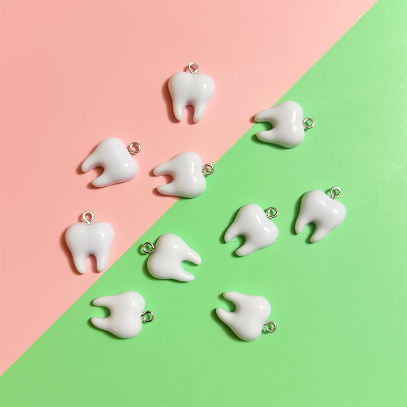 Resin Art For Sale - 10 個かわいい白い歯樹脂ペンダント小さな歯チャームジュエリー作成アクセサリー DIY イヤリングネックレスキーホルダー