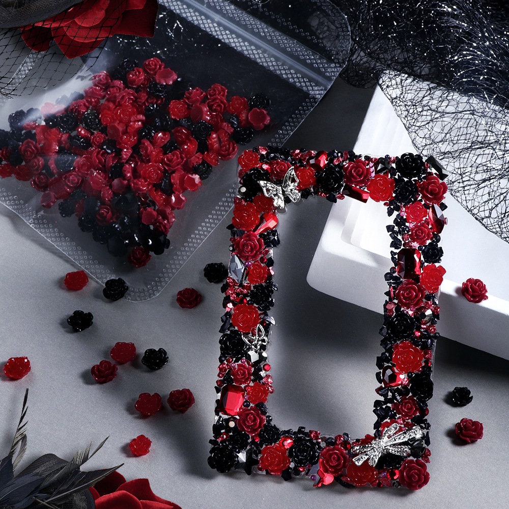 Resin Art Rose Petals - 100個入り 赤と黒の樹脂製バラの花 ネイルアートデコレーション 3Dカメリアの花びら DIYマニキュア、エポキシ樹脂＆クリームグルークラフト用