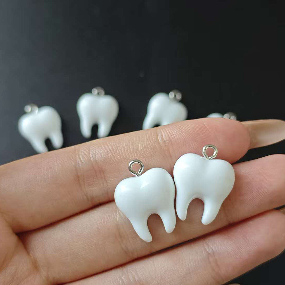 10 個かわいい白い歯樹脂ペンダント小さな歯チャームジュエリ - Resin Art For Sale のレビューと価格