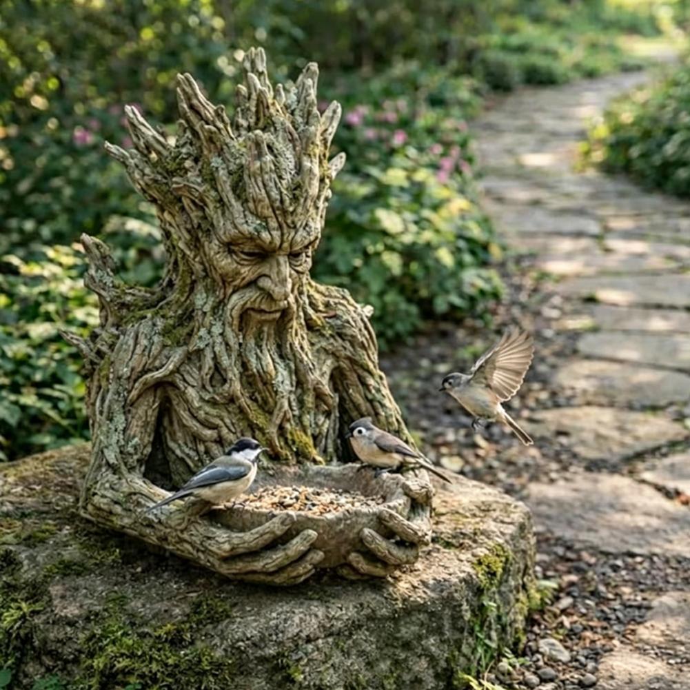 樹脂製の樹木の幹に取り付ける老人の彫刻が施された鳥の餌入れ、 - Resin Art On Wood のレビューと価格