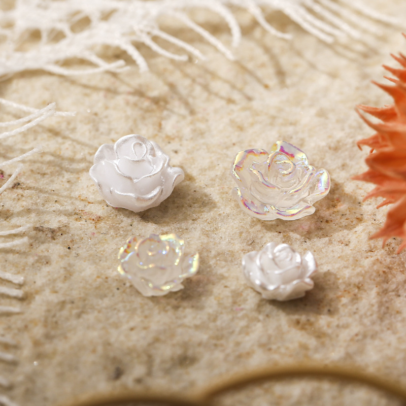 50 個 6/8/10 ミリメートルホワイトローズの花チャー - Resin Art Rose Petals のレビューと価格