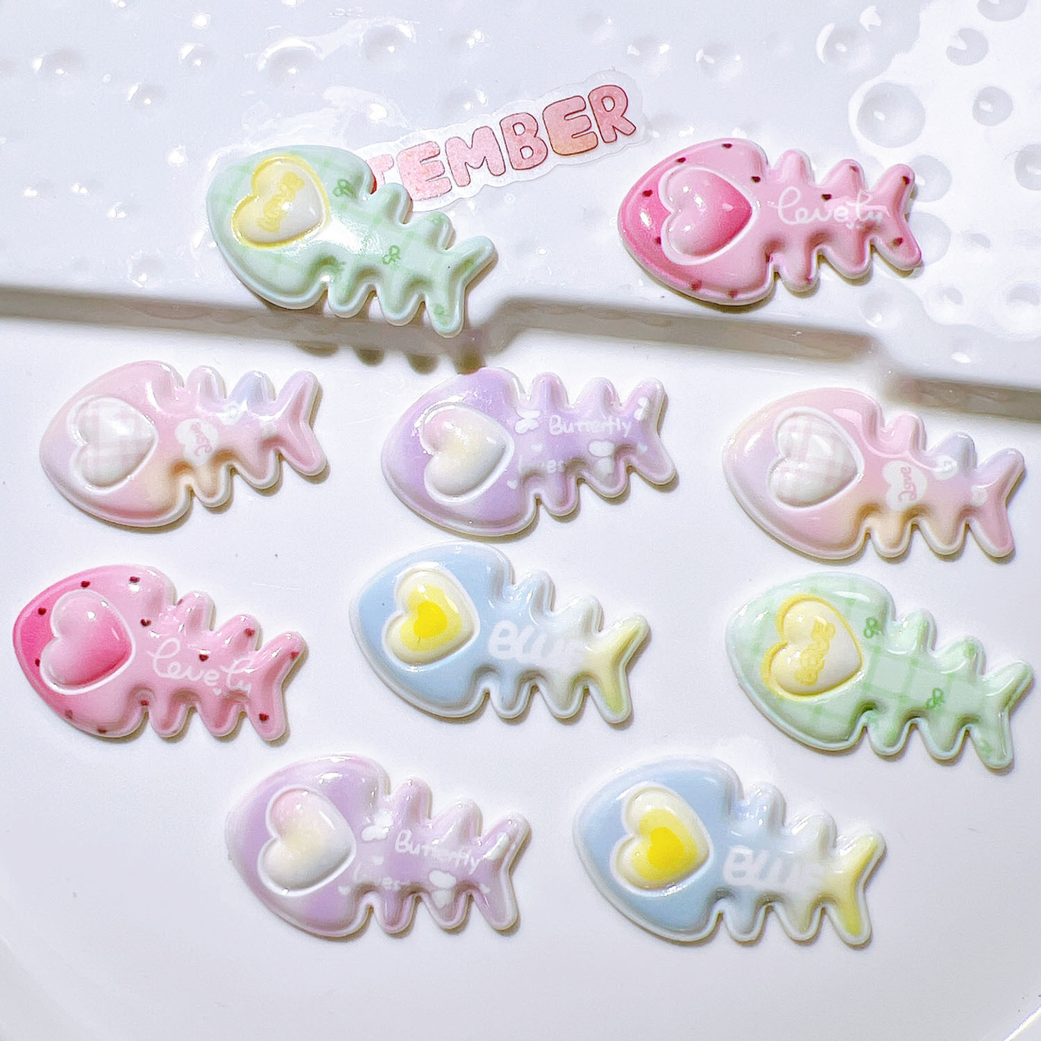 アクリル製の魚の骨と樹脂の平面装飾品、DIYスクラップブッキ - Resin Art Phone Case のレビューと価格