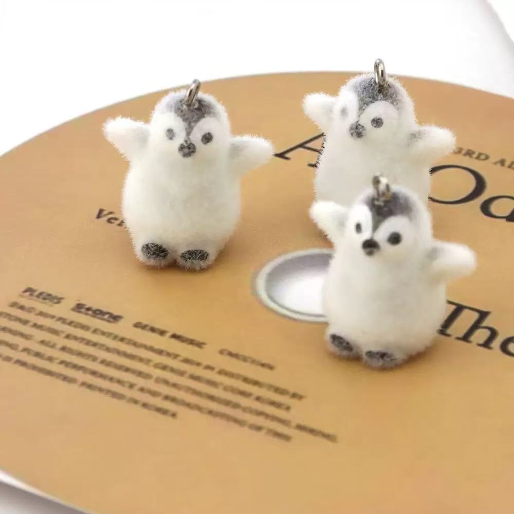 5個入り フロッキング加工 小さなペンギン レジンチャーム  - Resin Art Notes のレビューと価格